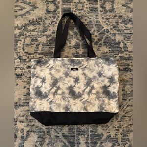 Victoria’s Secret PINK Large Full Zip Tie Dye Tote Bag